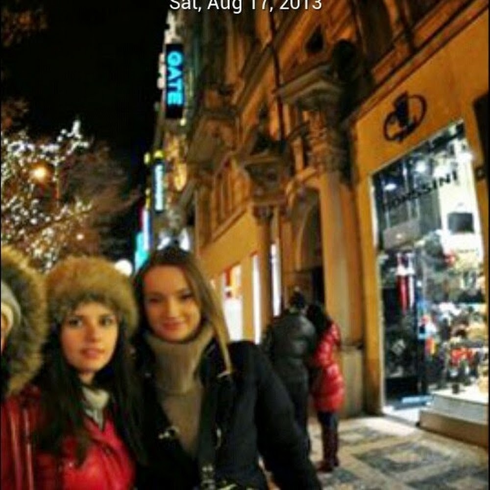 Meet your Posher, Dee